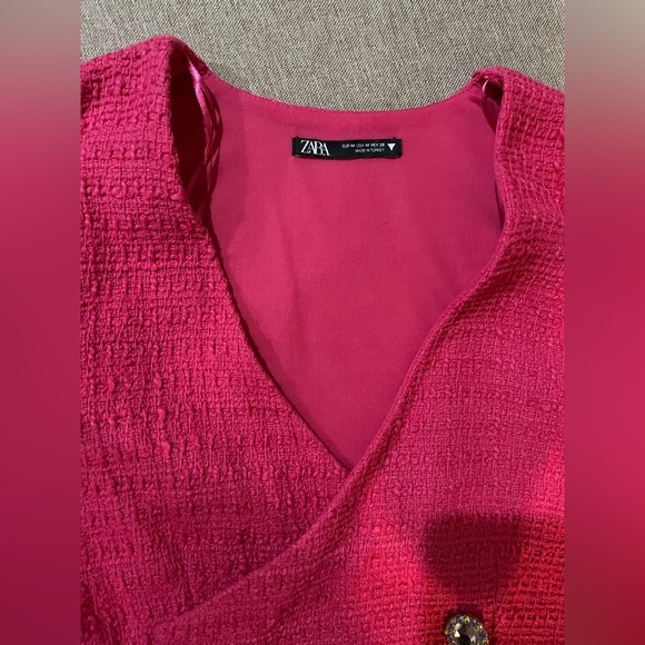 Zara crop blazer. Pink in color. Size medium. - Picture 3 of 3